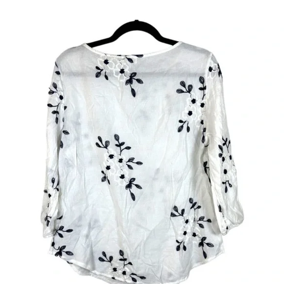 Kindred White Navy Floral Embroidered Gauzy 3/4 Sleeve Blouse Size XL - Picture 3 of 3